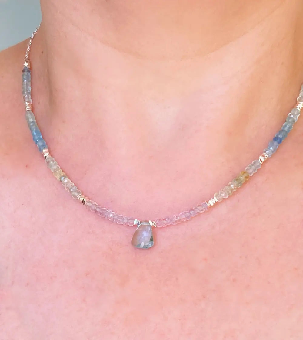 COLLAR DE AGUAMARINAS COLORES PASTEL