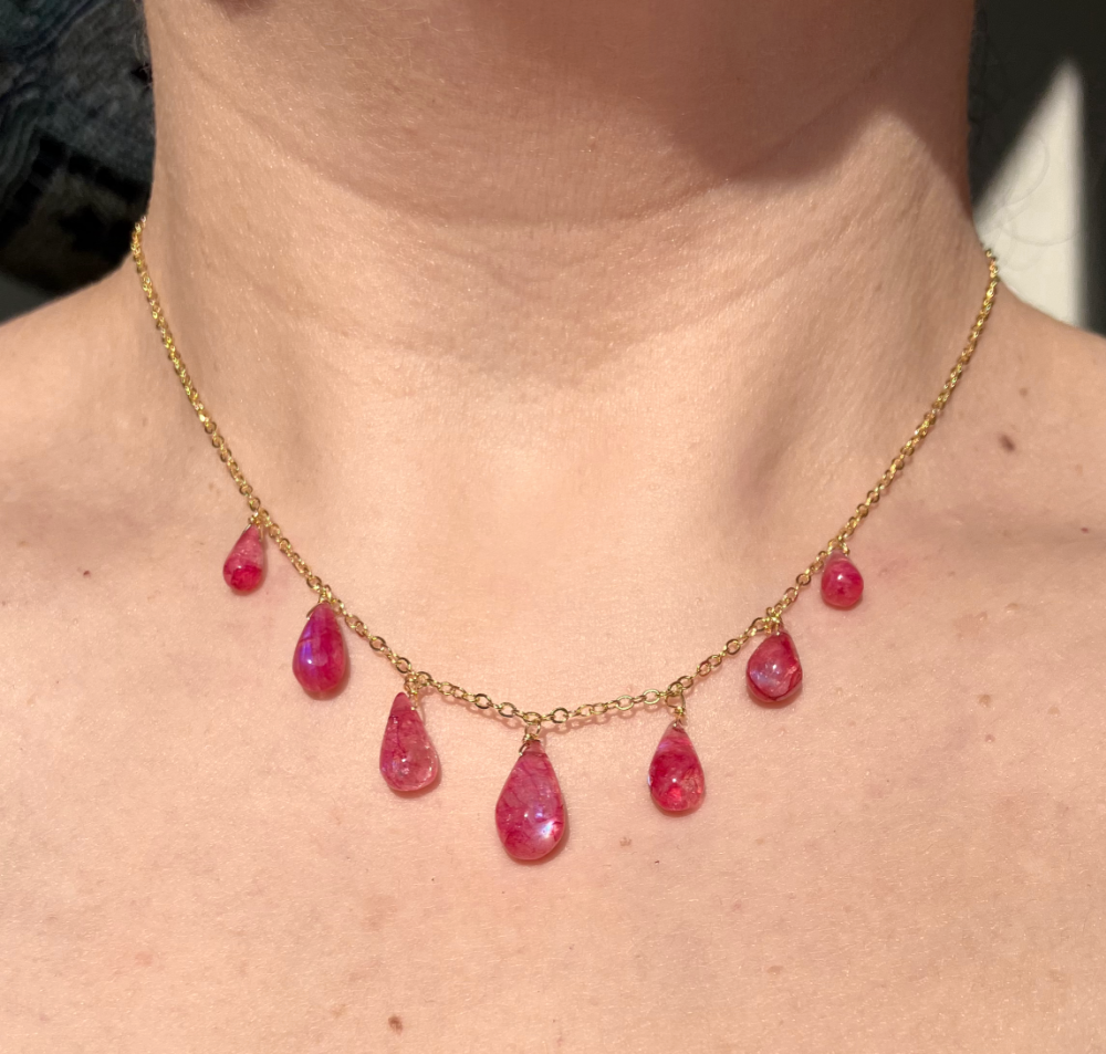 COLLAR PIEDRA LUNA FUCSIA