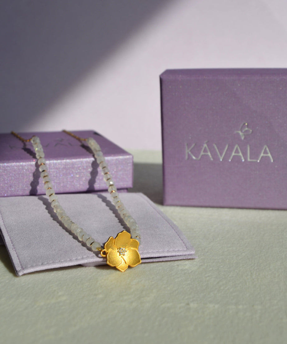 COLLAR PIEDRA LUNA  EN FLOR