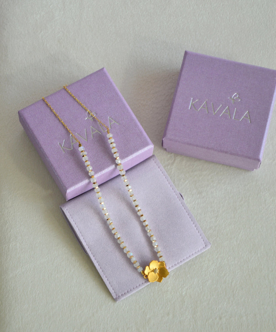 COLLAR PIEDRA LUNA  EN FLOR