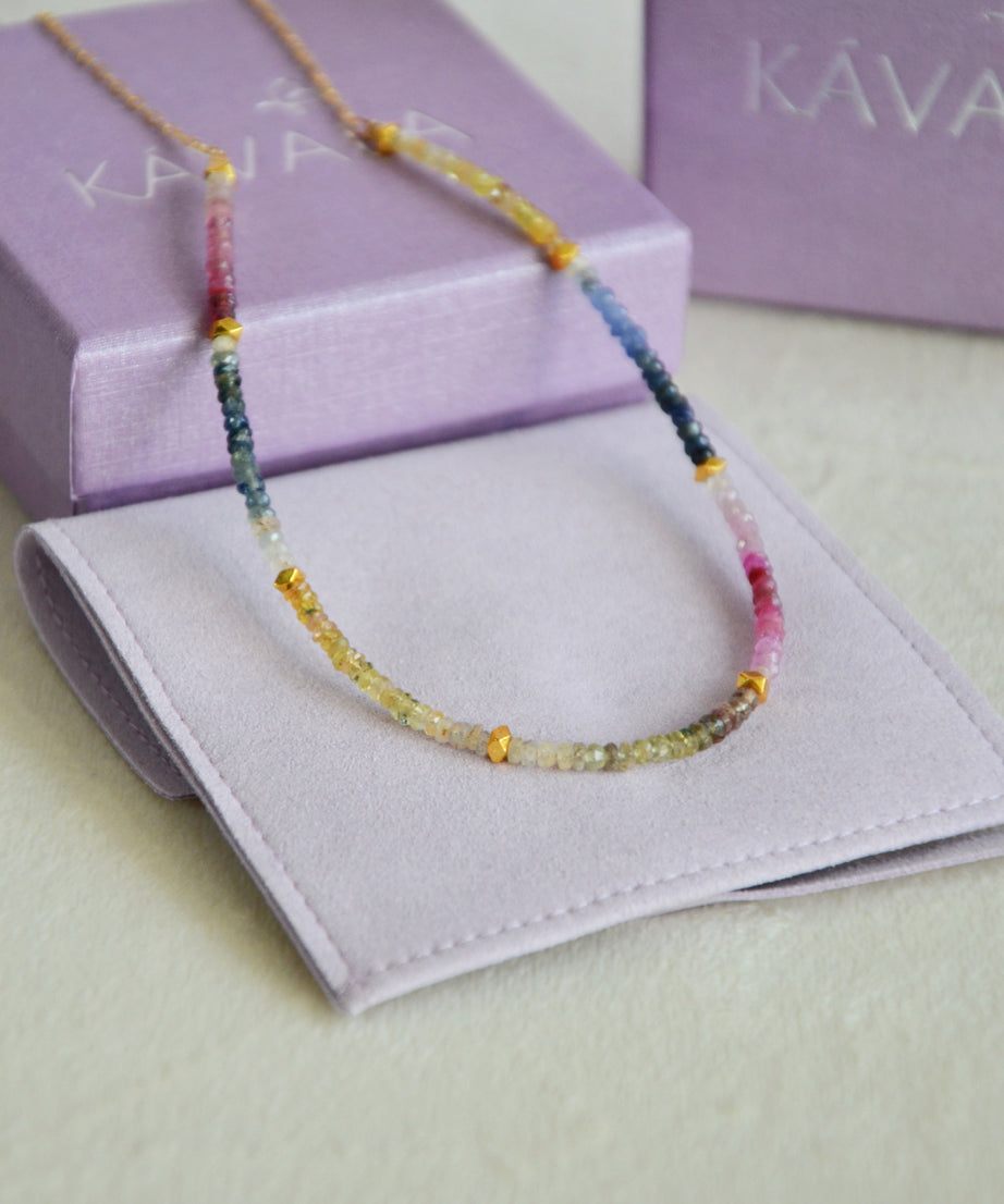 COLLAR ARCOIRIS DE RAÍZ DE ZAFIROS "EDICIÓN LIMITADA"