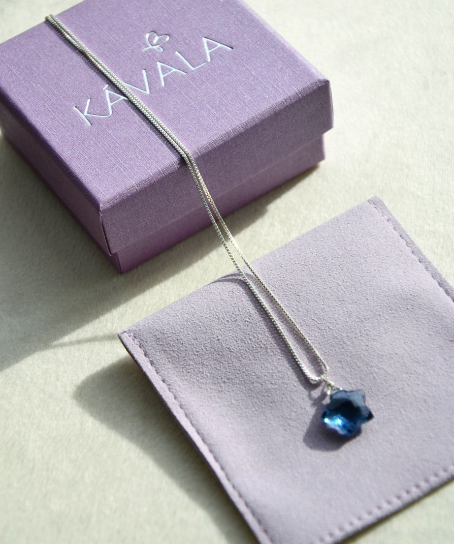 Collar Estrella Topacio Azul con cadena de plata