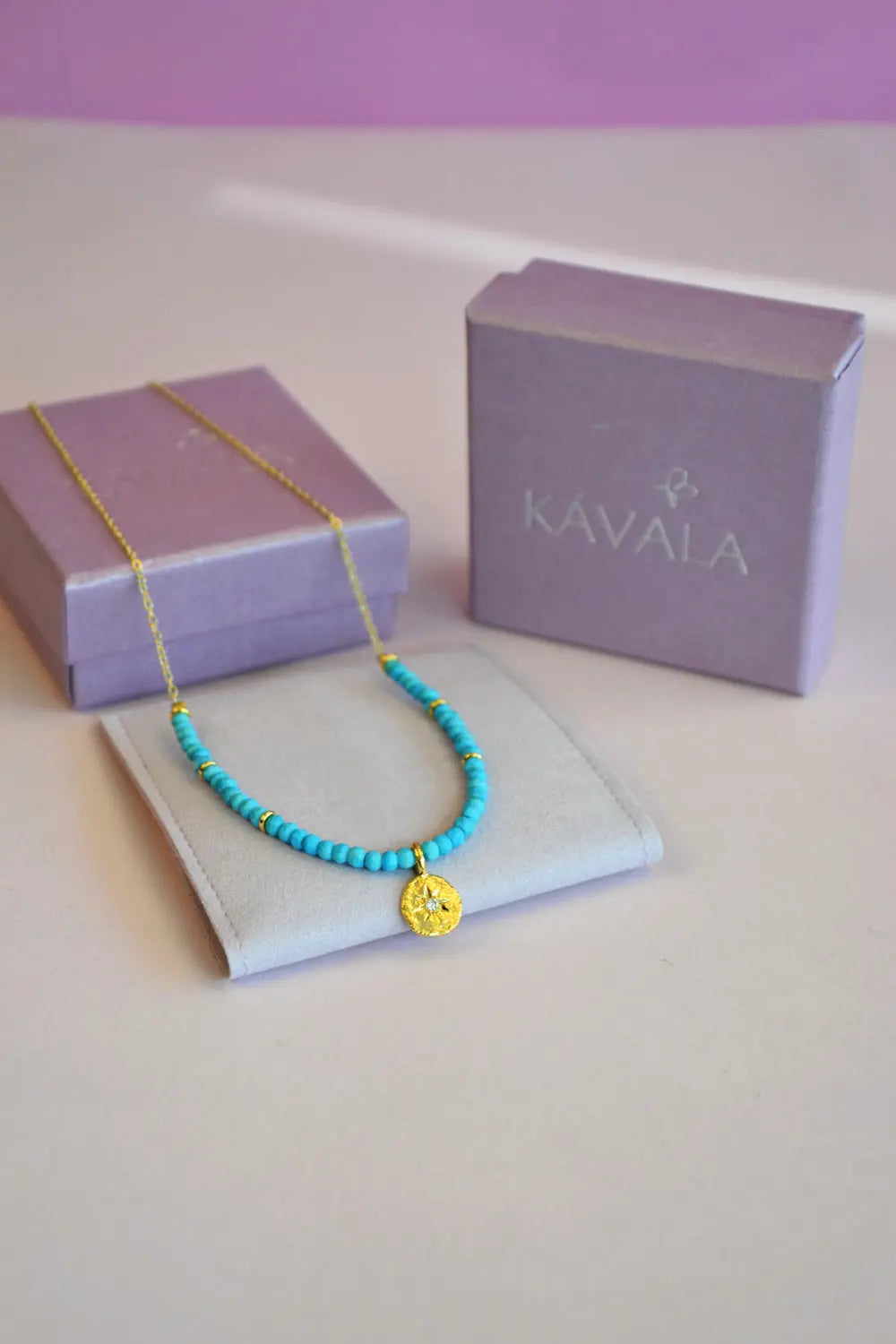 COLLAR TURQUESAS Y ESTRELLA DE LUZ