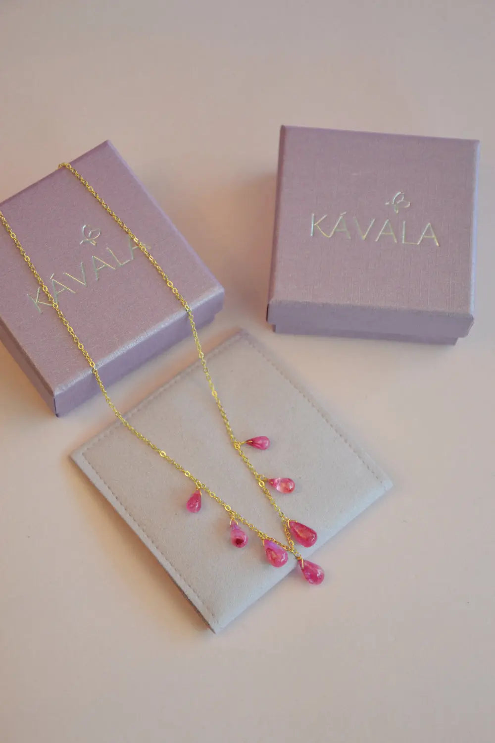 COLLAR  PIEDRA LUNA FUCSIA