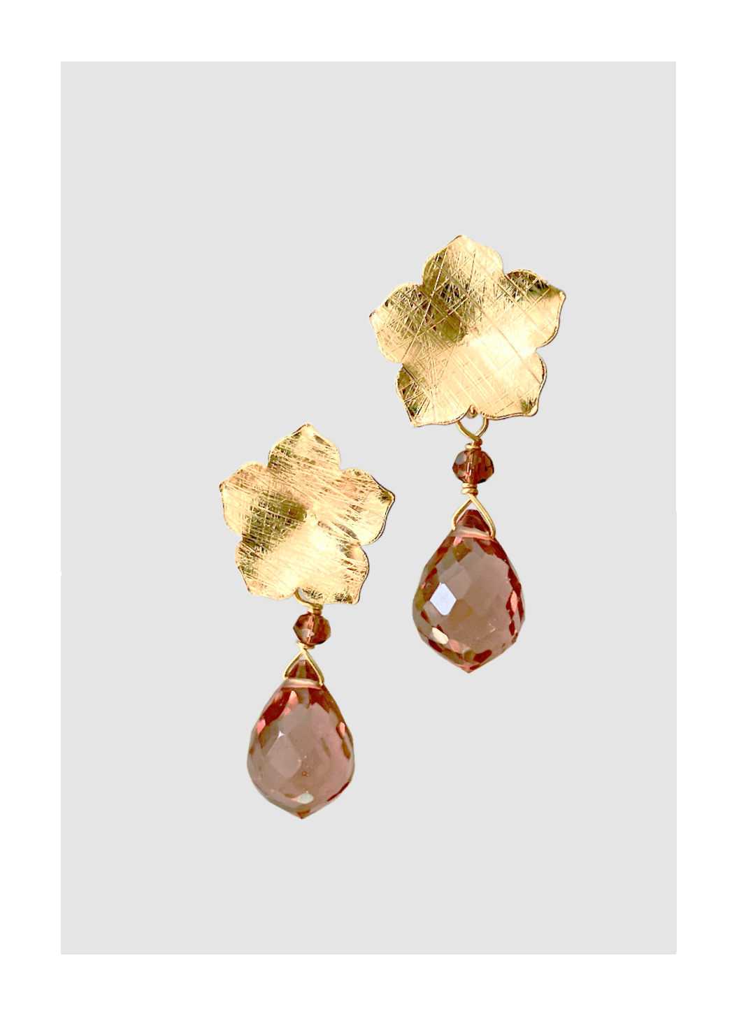 💗 CONJUNTO AMOR KUNZITA — Aros + Collar bañados en Oro 18K