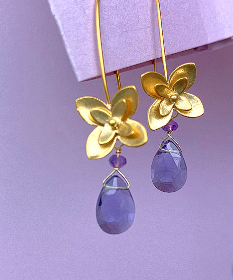 AROS DAISY CON PIEDRA IOLITA, PIEDRA DE LA MOTIVACIÓN