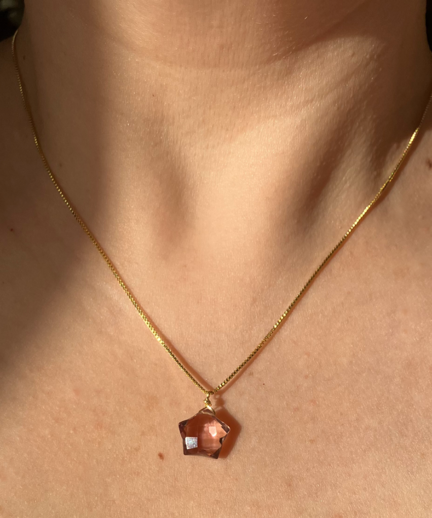 Collar Estrella de Kunzita con cadena de oro 18K