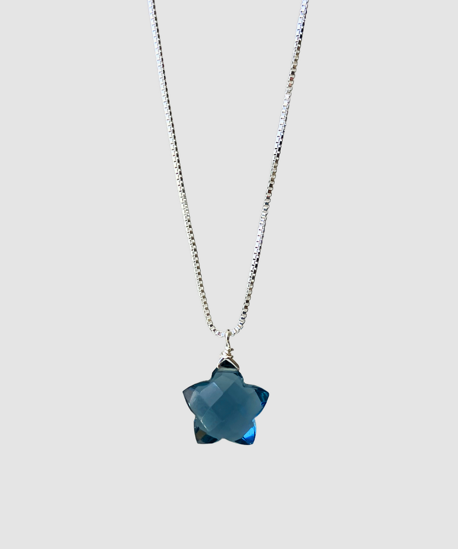 Collar Estrella Topacio Azul con cadena de plata