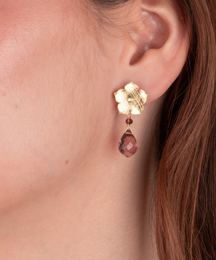 AROS FLOR BAÑADOS EN ORO Y PIEDRA KUNZITA