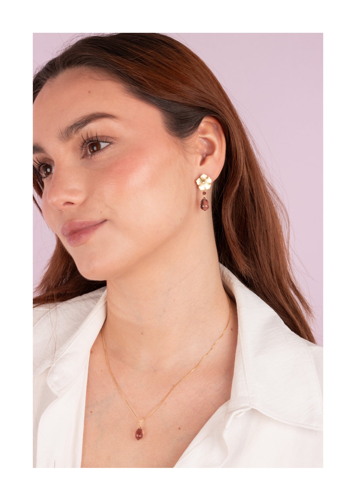 AROS FLOR BAÑADOS EN ORO Y PIEDRA KUNZITA