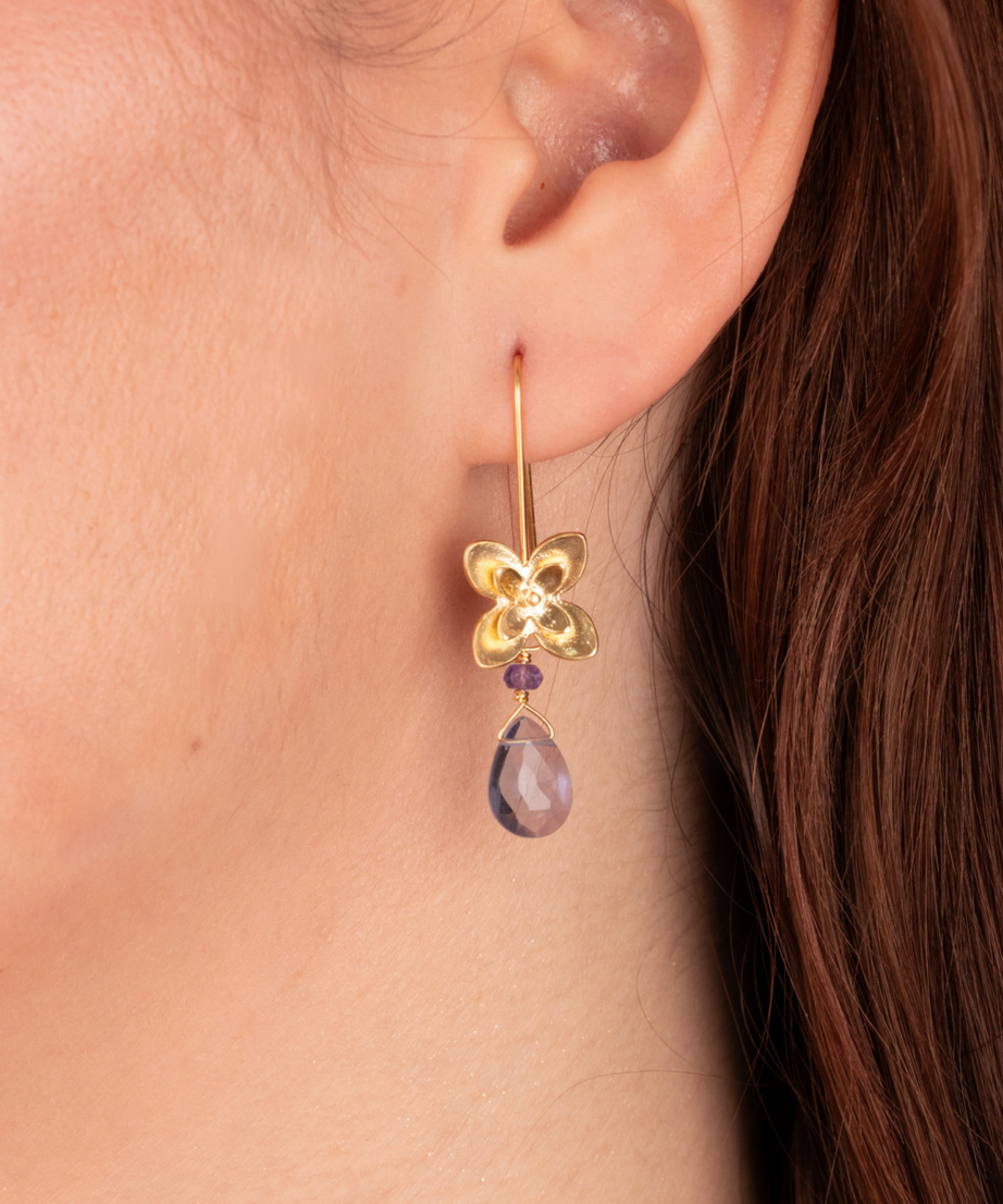 AROS DAISY CON PIEDRA IOLITA, PIEDRA DE LA MOTIVACIÓN