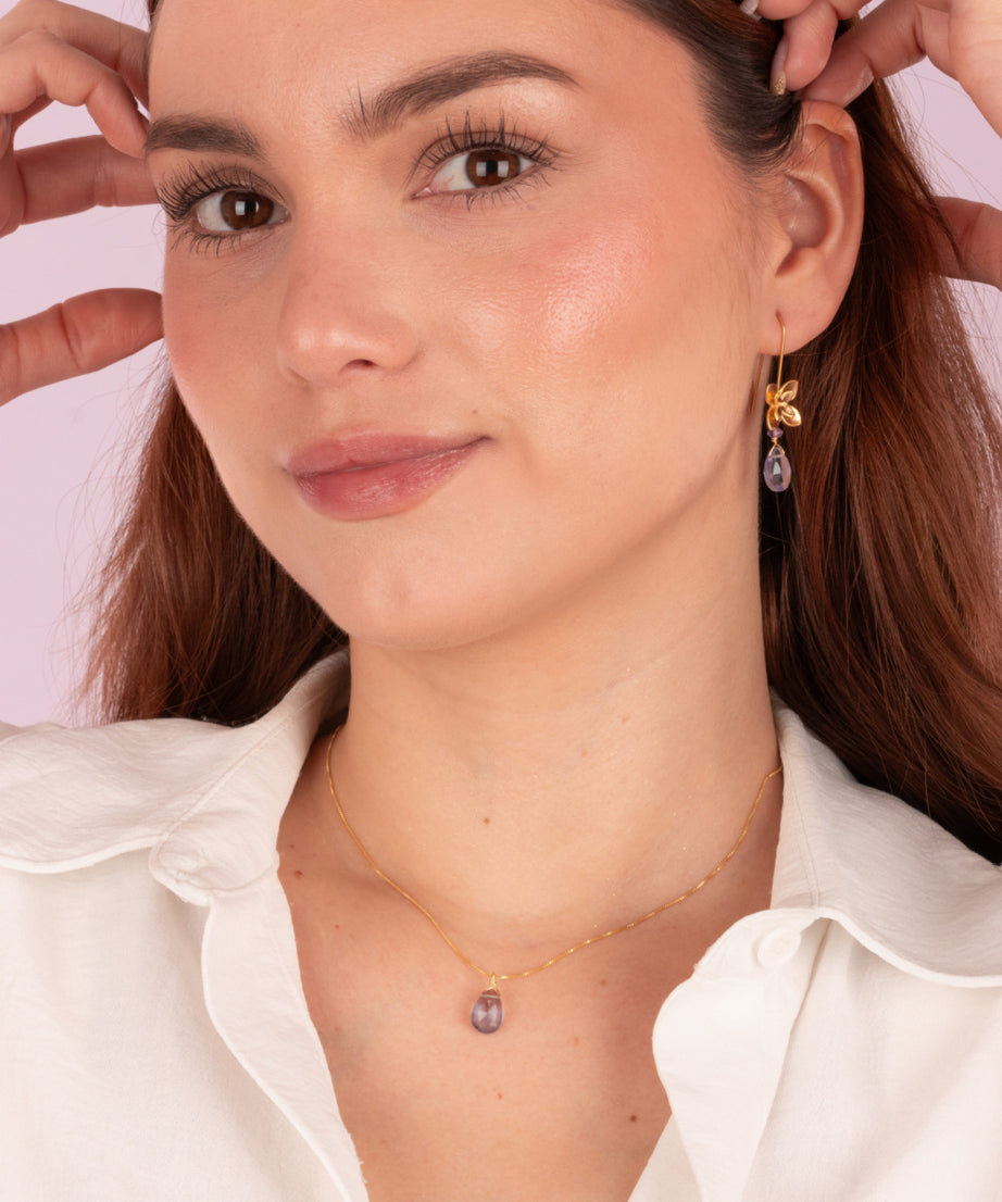 AROS DAISY CON PIEDRA IOLITA, PIEDRA DE LA MOTIVACIÓN