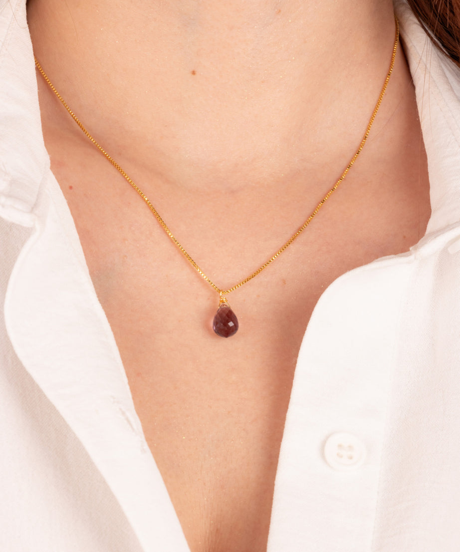 Collar de Amatista, piedra de la Tranquilidad, con cadena bañada en oro 18k